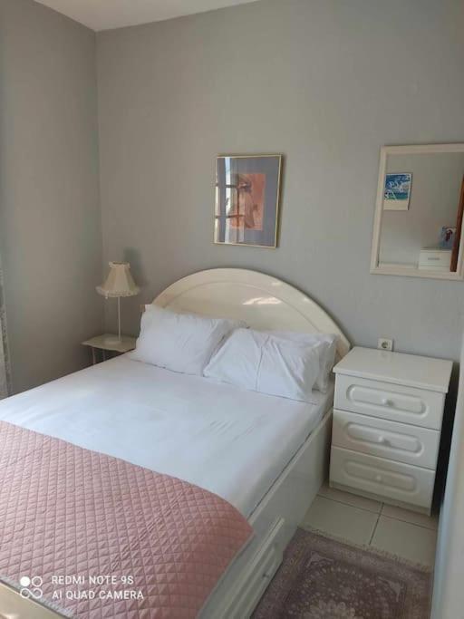 Thea 1 Apartment *